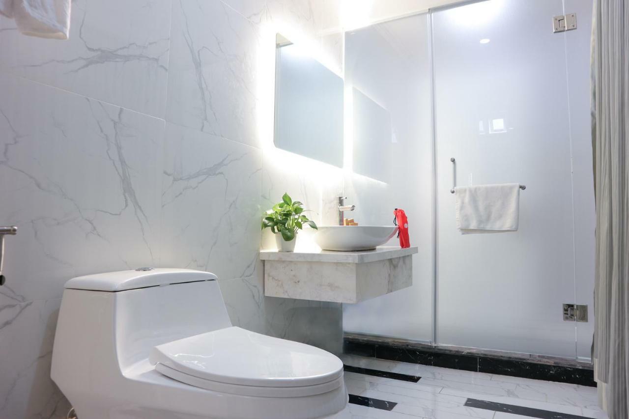 Reddoorz Premium @ Nguyen Oanh Street