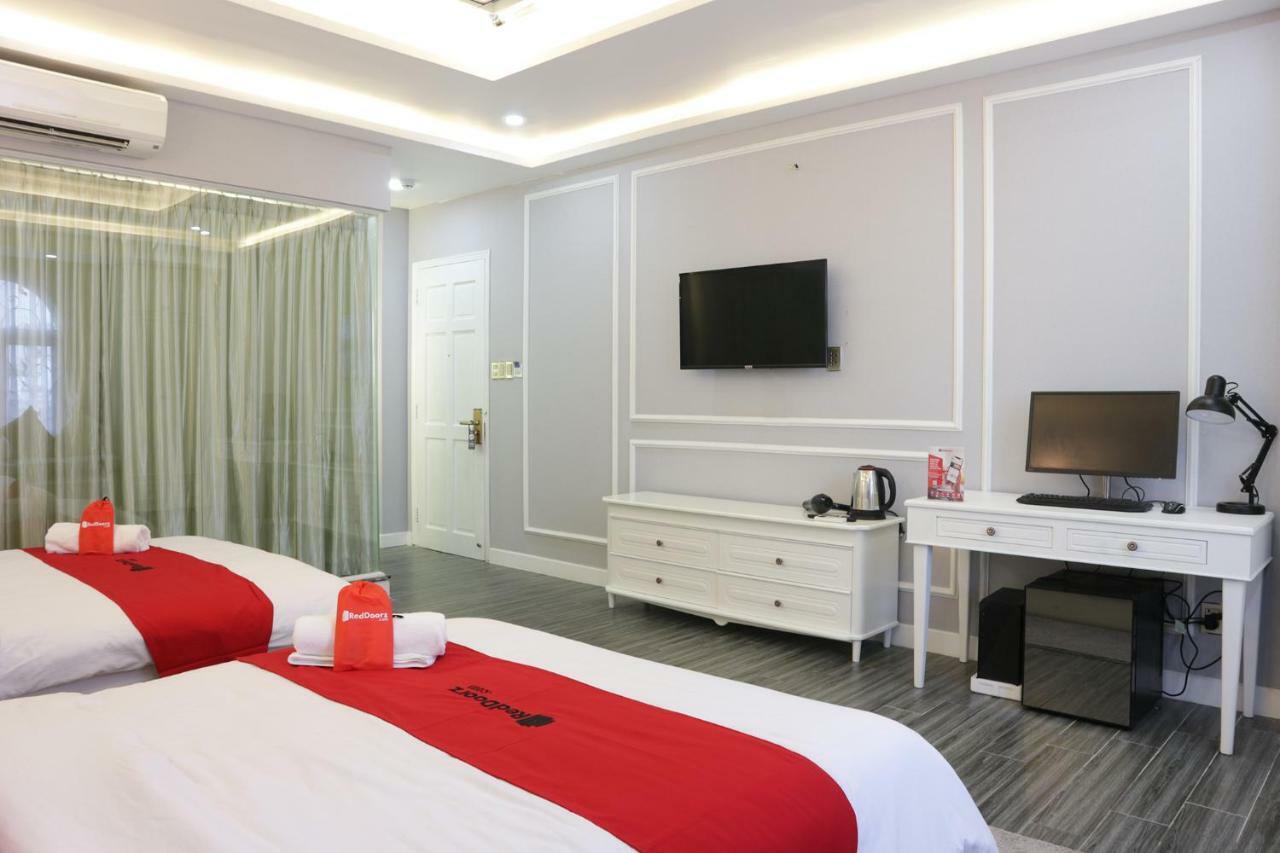 Hotel Reddoorz Premium @ Nguyen Oanh Street