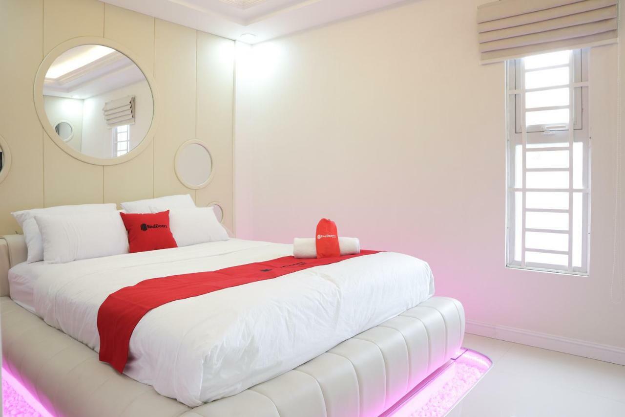 Reddoorz Premium @ Nguyen Oanh Street Hotel