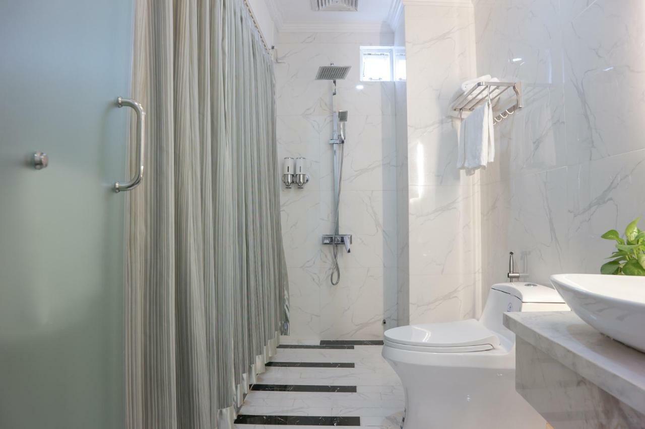 Reddoorz Premium @ Nguyen Oanh Street Hotel